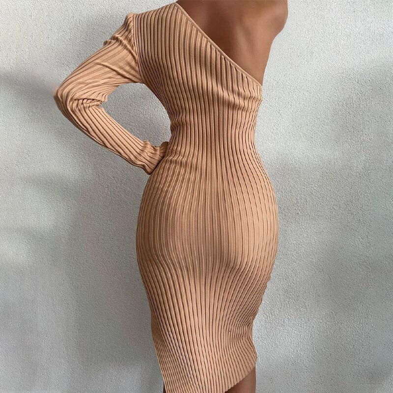 Brugerdefineret fjeder off skulder Lang polyester sweater Kvinders tøj Fashion Fast farve Knit Diagonal Slit sexet kjole